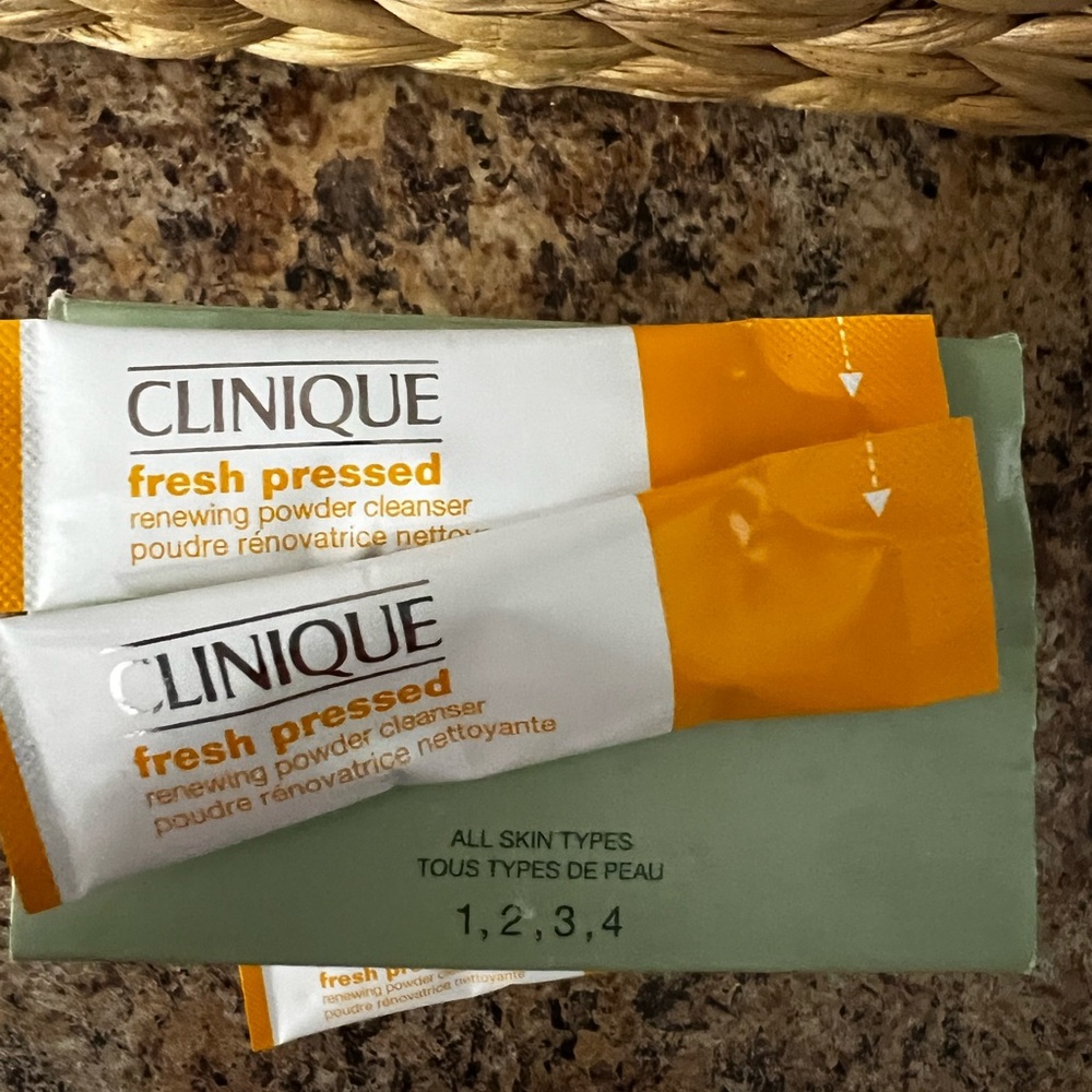 Clinique Fresh Pressed Renewing Powder Cleanser with pure vitamin C